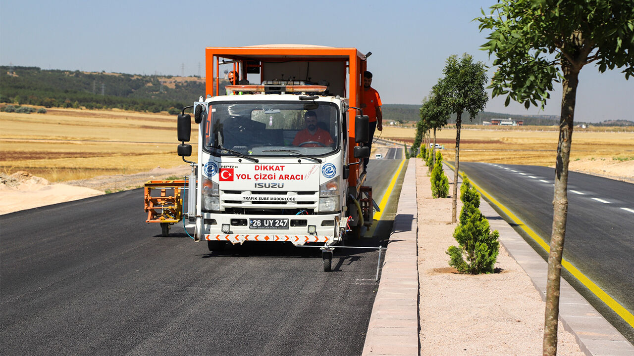 Eskişehir'de Yollar Yenileniyor, Trafik Güvenliği Için Çizgiler Tamamlanıyor2