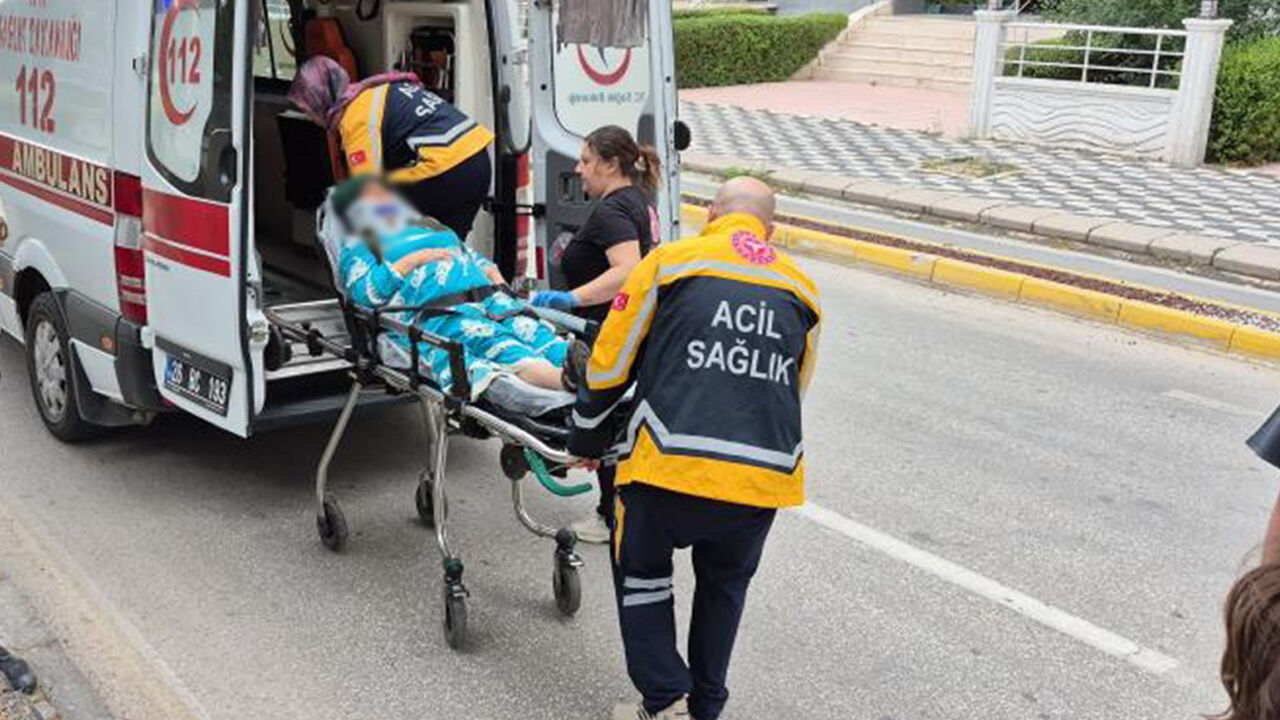 Eskişehir'de yürekleri ağza getiren kaza: Minibüs, anneanne ve toruna çarptı