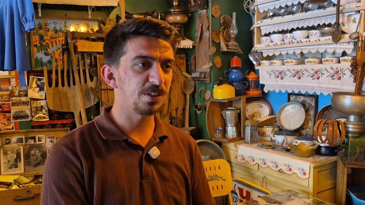 Eskişehir'deki Bu Kafe Binlerce Antikayla Ziyaretçilerini Zamanda Yolculuğa Çıkarıyor2