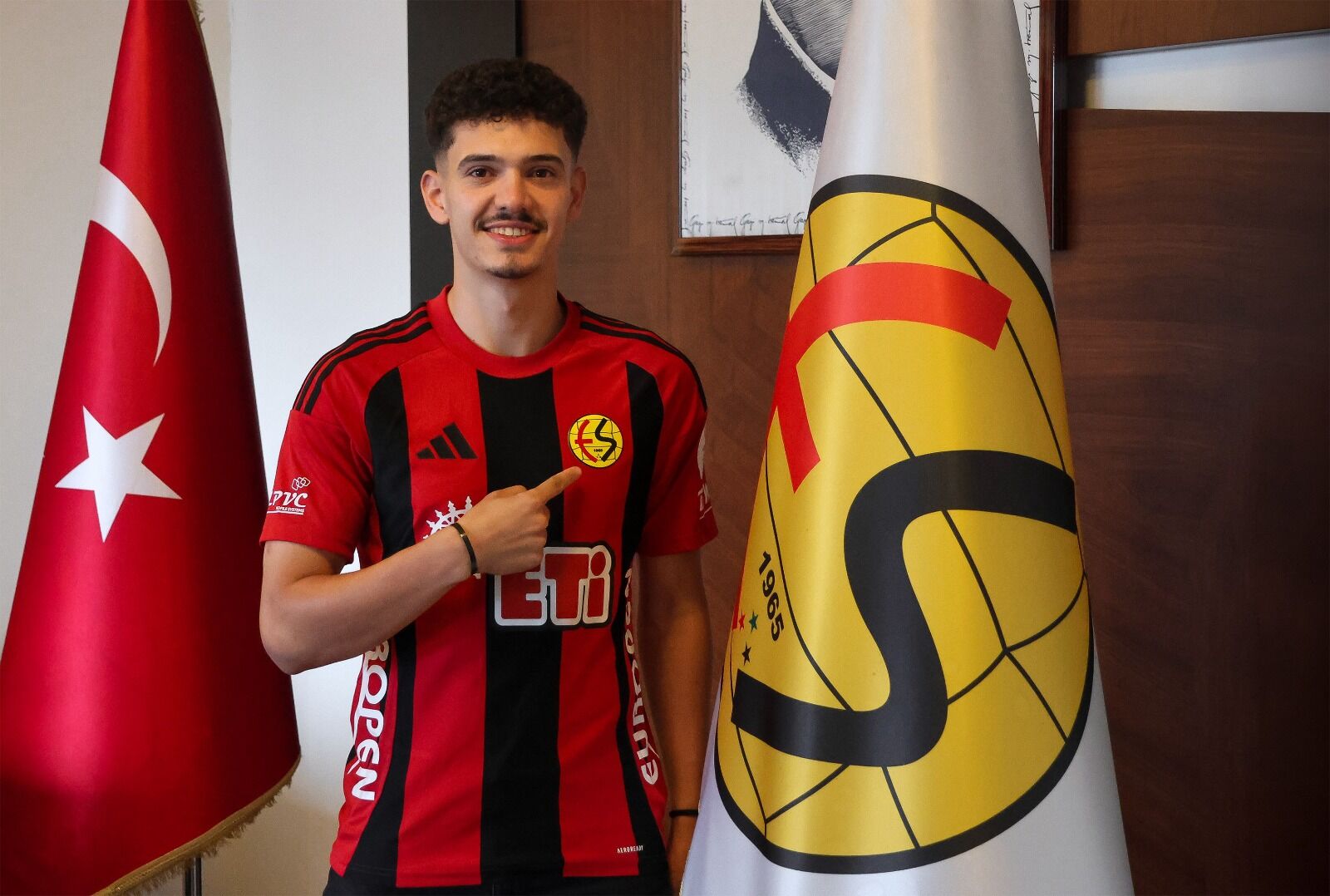 "Eskişehirspor için hiç düşünmeden evet dedim"