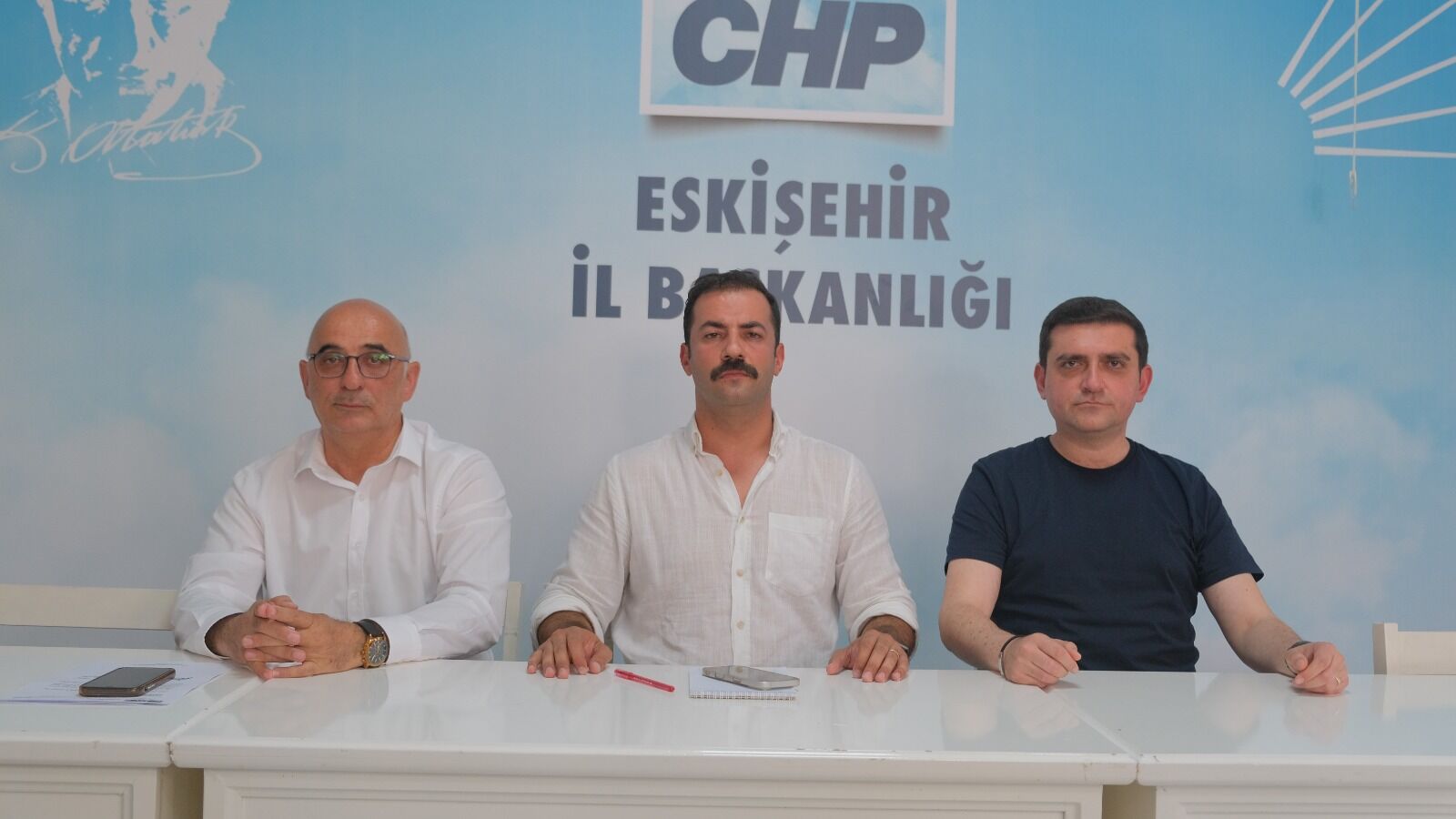 Görevden Alınan Tepebaşı İlçe Başkanı Haber