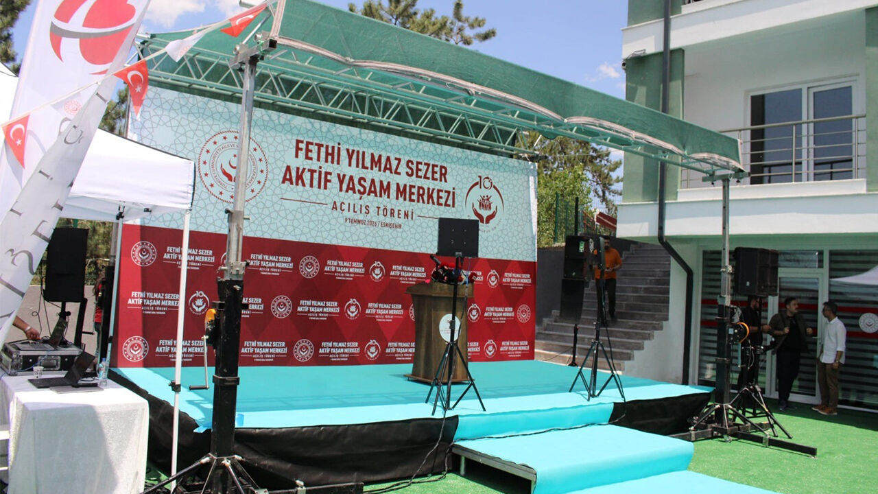 Hayırsever Iş Adamı Yaptı Bakımını Yapacak Yok Mu2