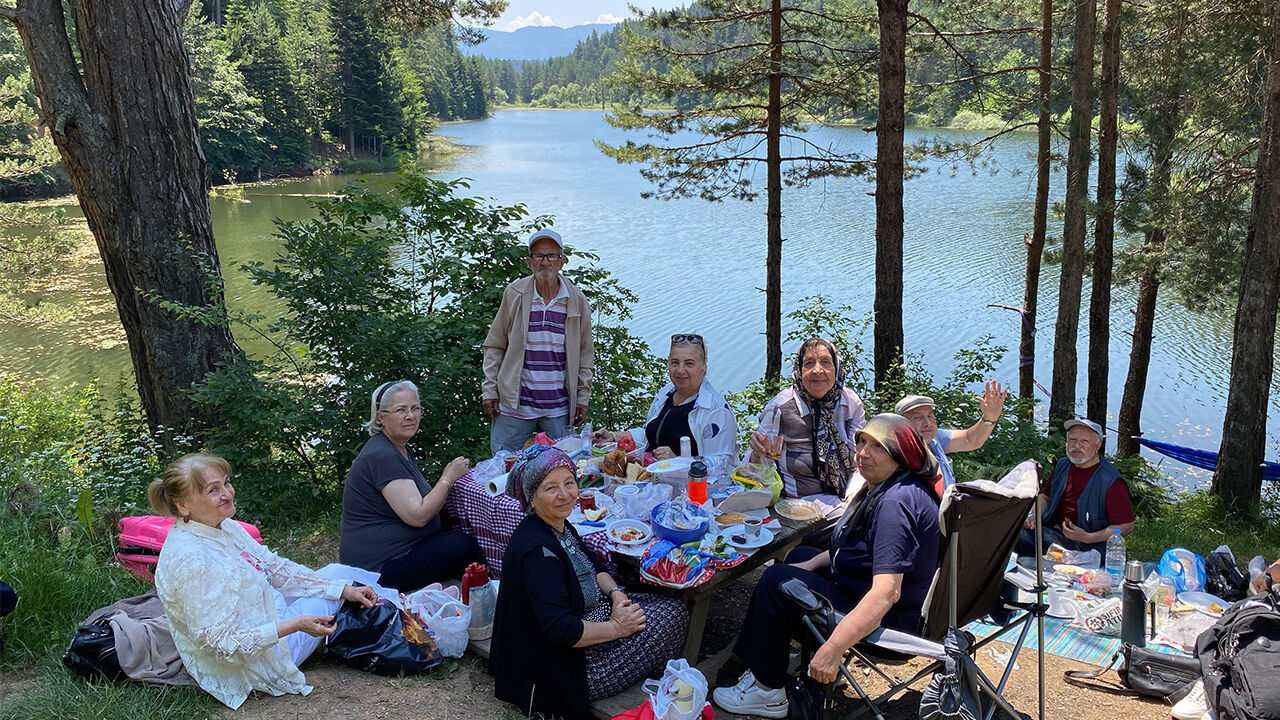 Kıdemli Vatandaşlar Sakaryabaşı'nda Doğayla Buluştu2