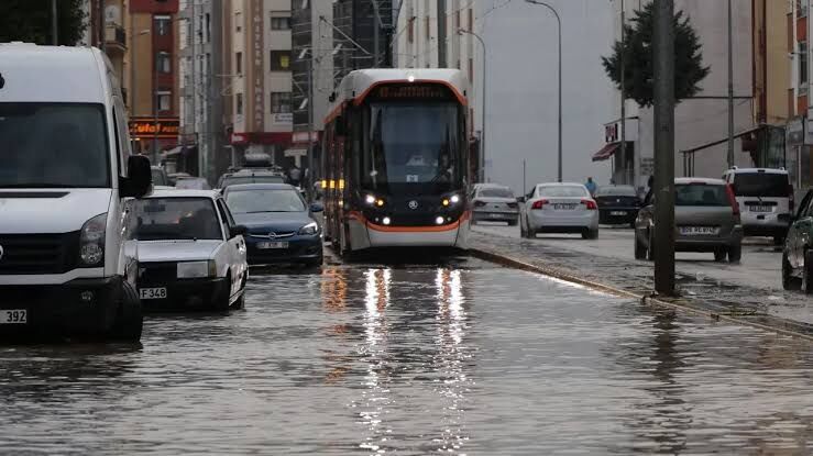 Meteoroloji'den Eskişehir'e sarı kod: Sel, dolu ve fırtına uyarısı