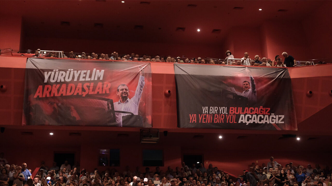 Özgür Özel “Eskişehir’in Istisna Hariç Bütün Seçilmişlerin Yanındayız”3