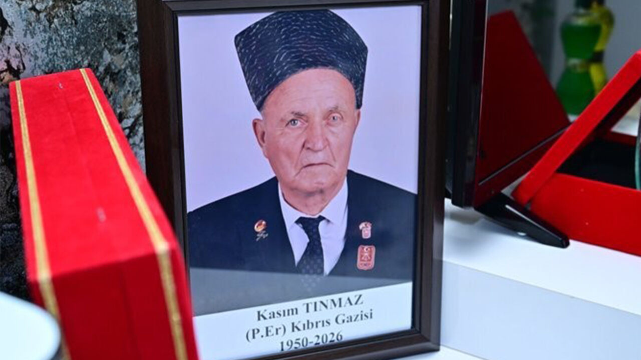 Vali Yılmaz, Merhum Kıbrıs Gazisi Tınmaz'ın Ailesine Taziye Ziyaretinde Bulundu2