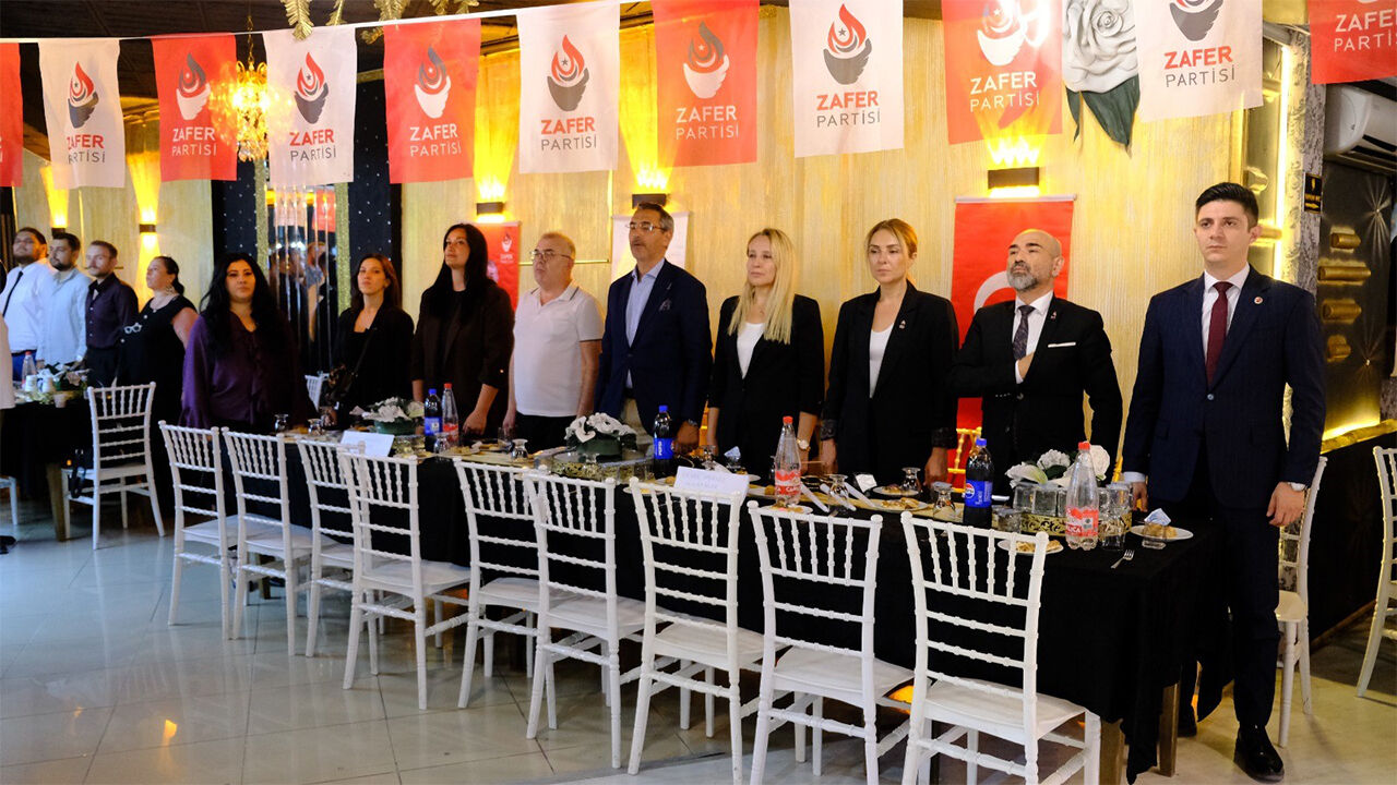 Zafer Partisi Eskişehir’de Yeni Üyelerine Rozet Taktı4