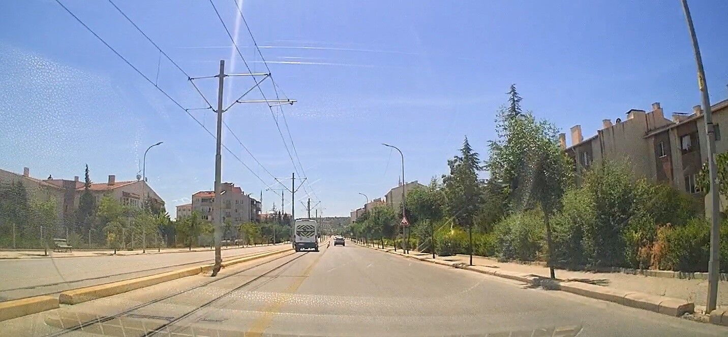 Eskişehir'de 3 kişiye mezar olan caddede akılalmaz görüntü
