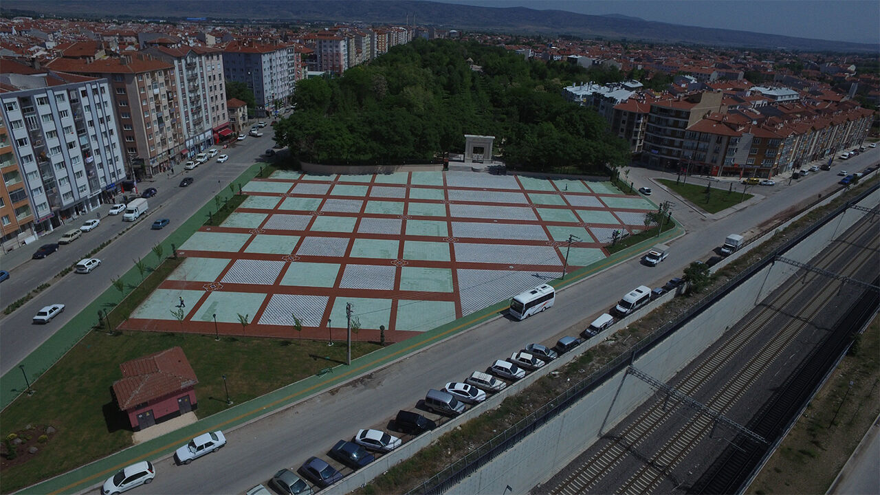 Son dakika: Eskişehir'de o meydanda bazı etkinlikler sınırlandırıldı