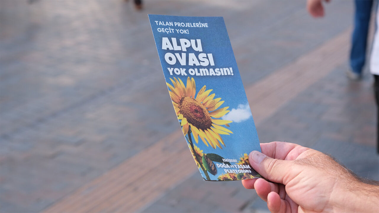 Eskişehir Halkı Alpu Için Ayakta İmza Kampanyasına Yoğun Ilgi-3