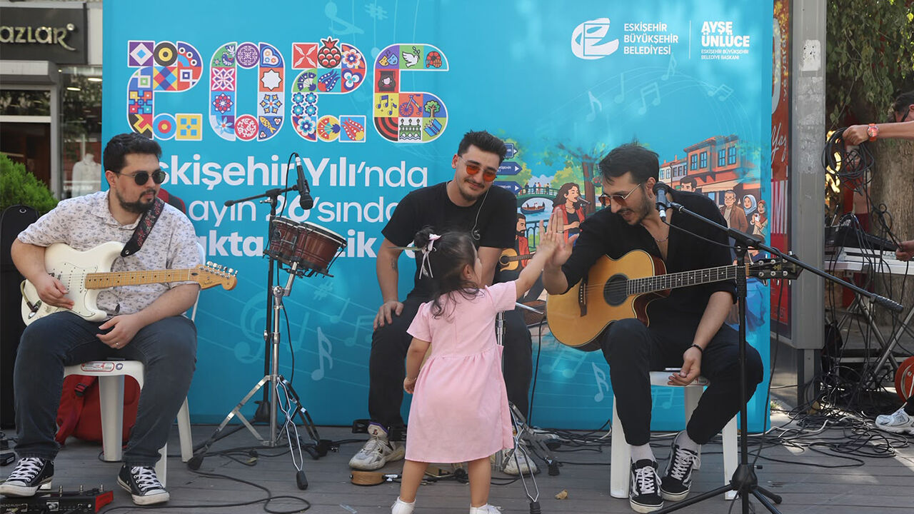 Eskişehir’de 26’Sında Sokaklar Hareketlendi! Müzik Şehri Sardı-2