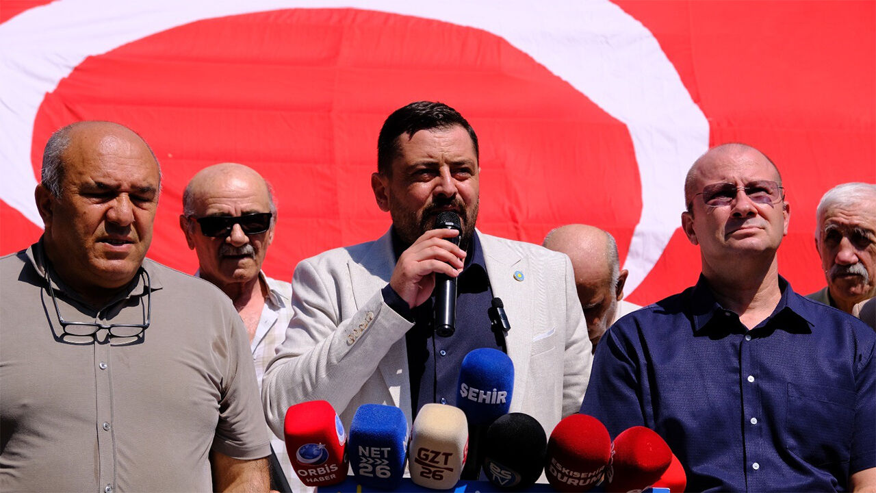 Eskişehir’de Çerçeve Yasa Tepkisi Türkiye Cumhuriyeti Pazarlık Konusu Yapılamaz-1