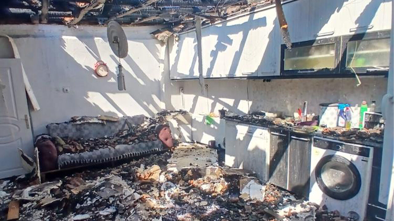 Eskişehir’de çıkan yangında müstakil ev kül oldu