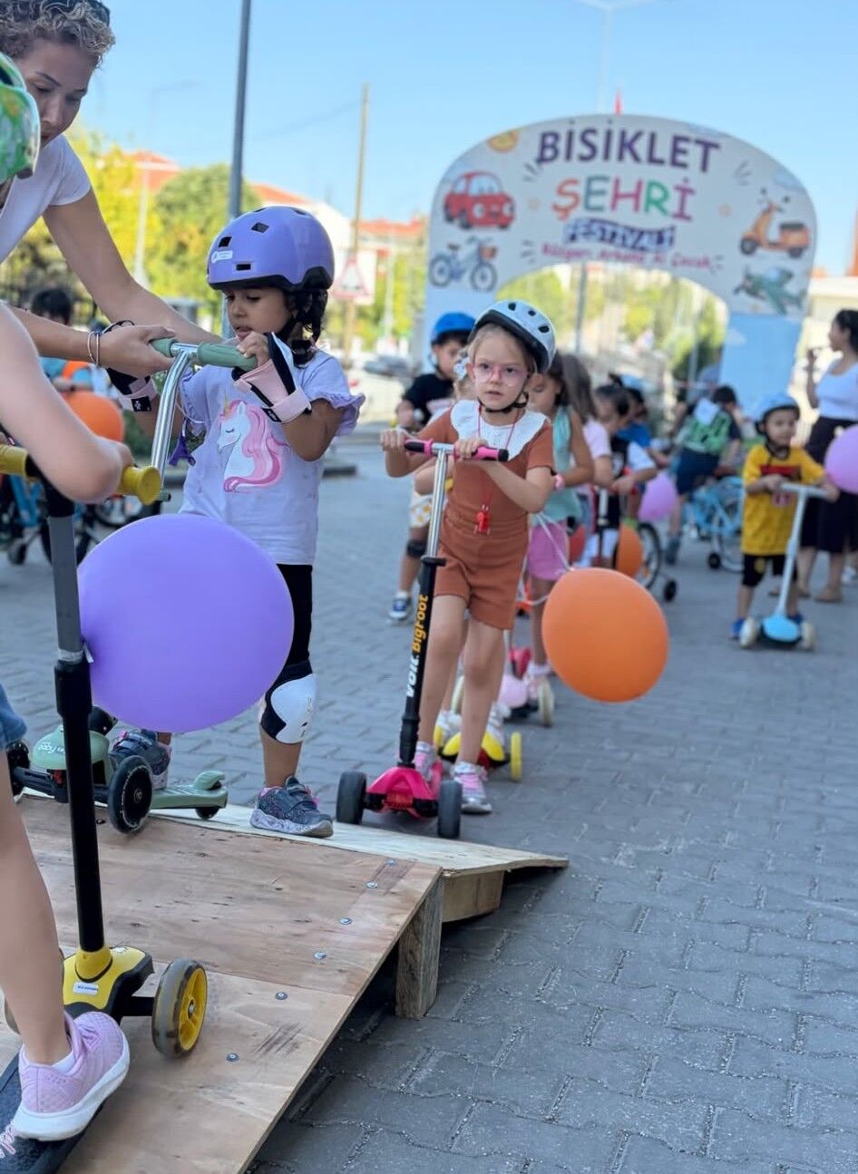 Eskişehir’de Miniklerden Renkli Bisiklet Festivali2