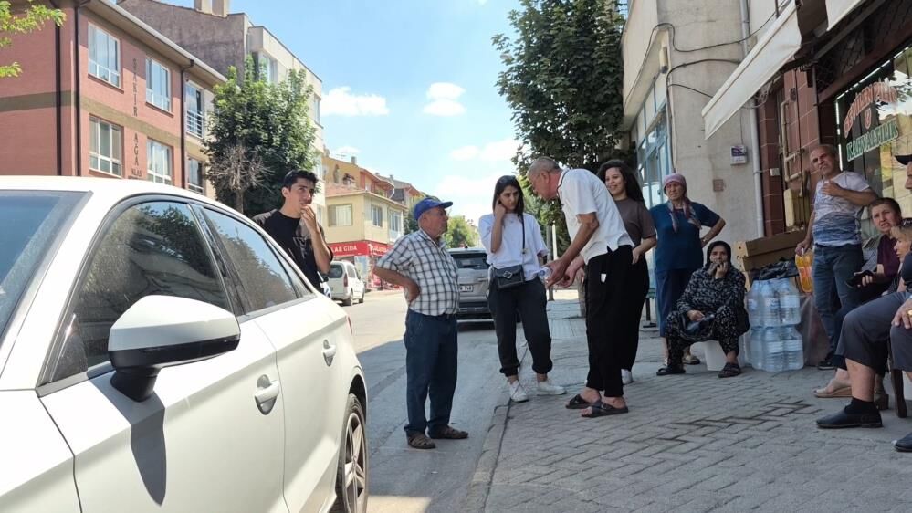 Eskişehir’de sabah saatlerinde başlayan koku mahalleliyi sokağa döktü