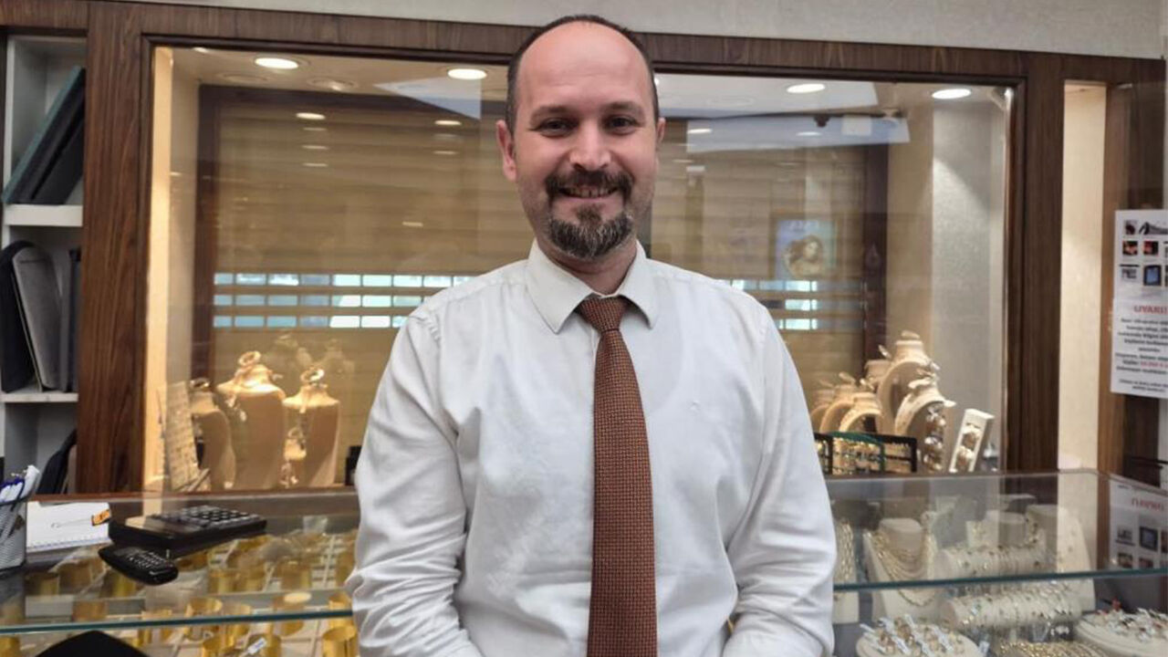 Eskişehir’de Sahte Altınla Kuyumcuya Girdi! Kuyumcunun Dikkati Planı Bozdu