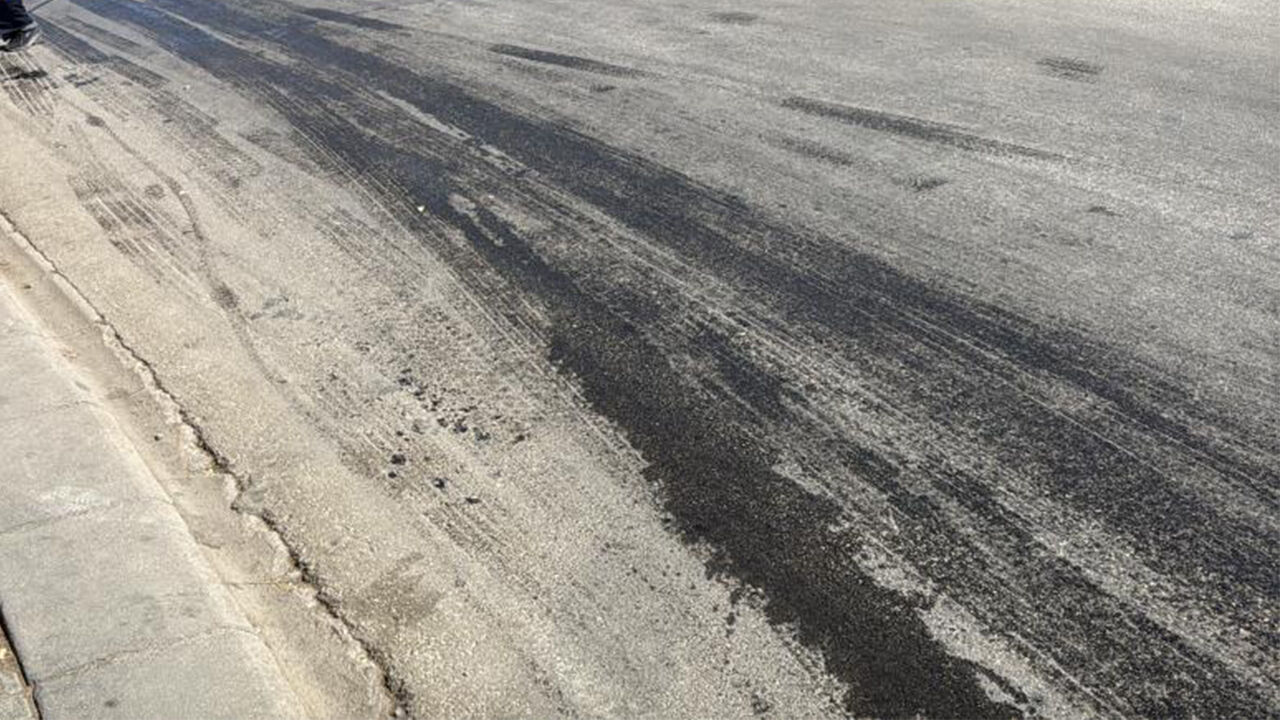 Eskişehir’de Yola Akan Motor Yağı Kazaya Davetiye Çıkardı-1