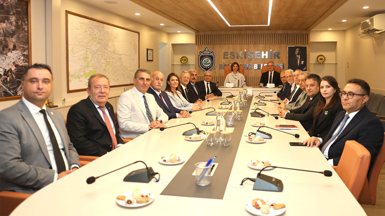 Eskişehir’in Ekonomisi Için Önemli Buluşma! Osbük Heyeti Başkan Ünlüce Ile Görüştü-1