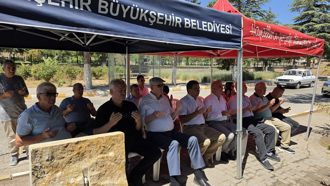 Eskişehir'in Eski Belediye Başkanı Selami Vardar Ölüm Yıl Dönümünde Anıldı-1