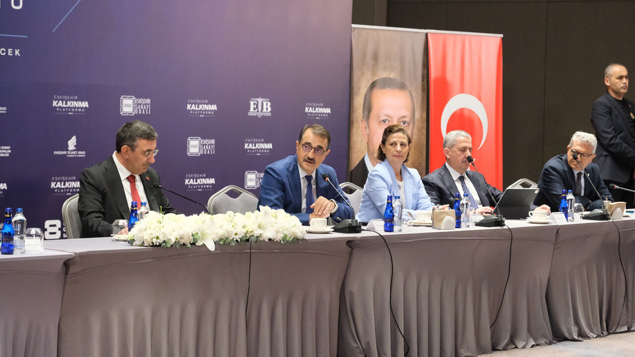 “Eskişehir’in Geleceği Sadece Ankara’nın Desteğiyle Inşa Edilmez”2