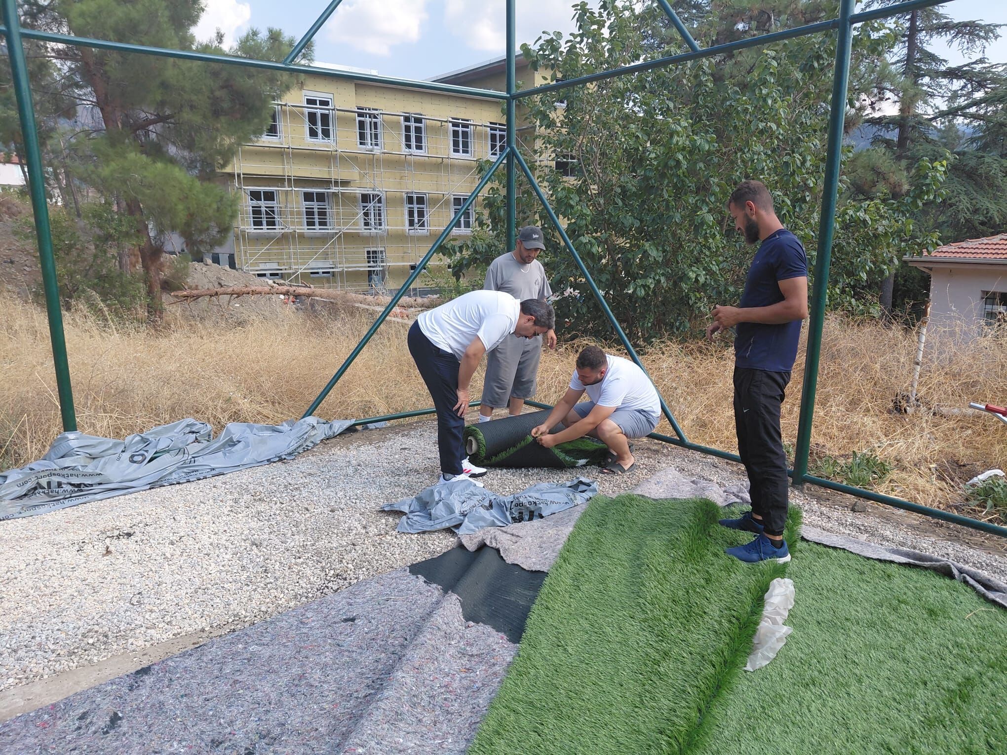 Mihalgazi’de Spor Alanları Yenileniyor2