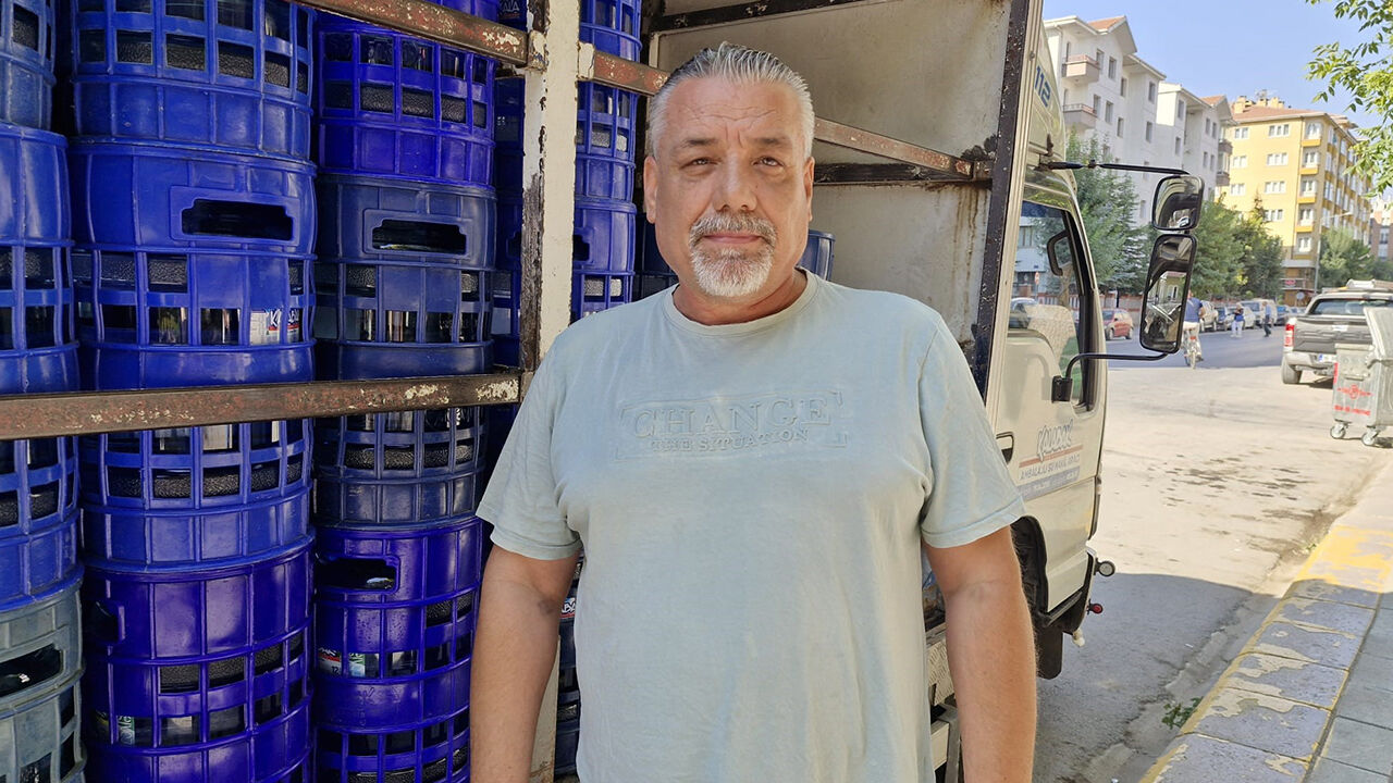 Vatandaşlara Ücretsiz Kalabak Su Dağıtıldı-2
