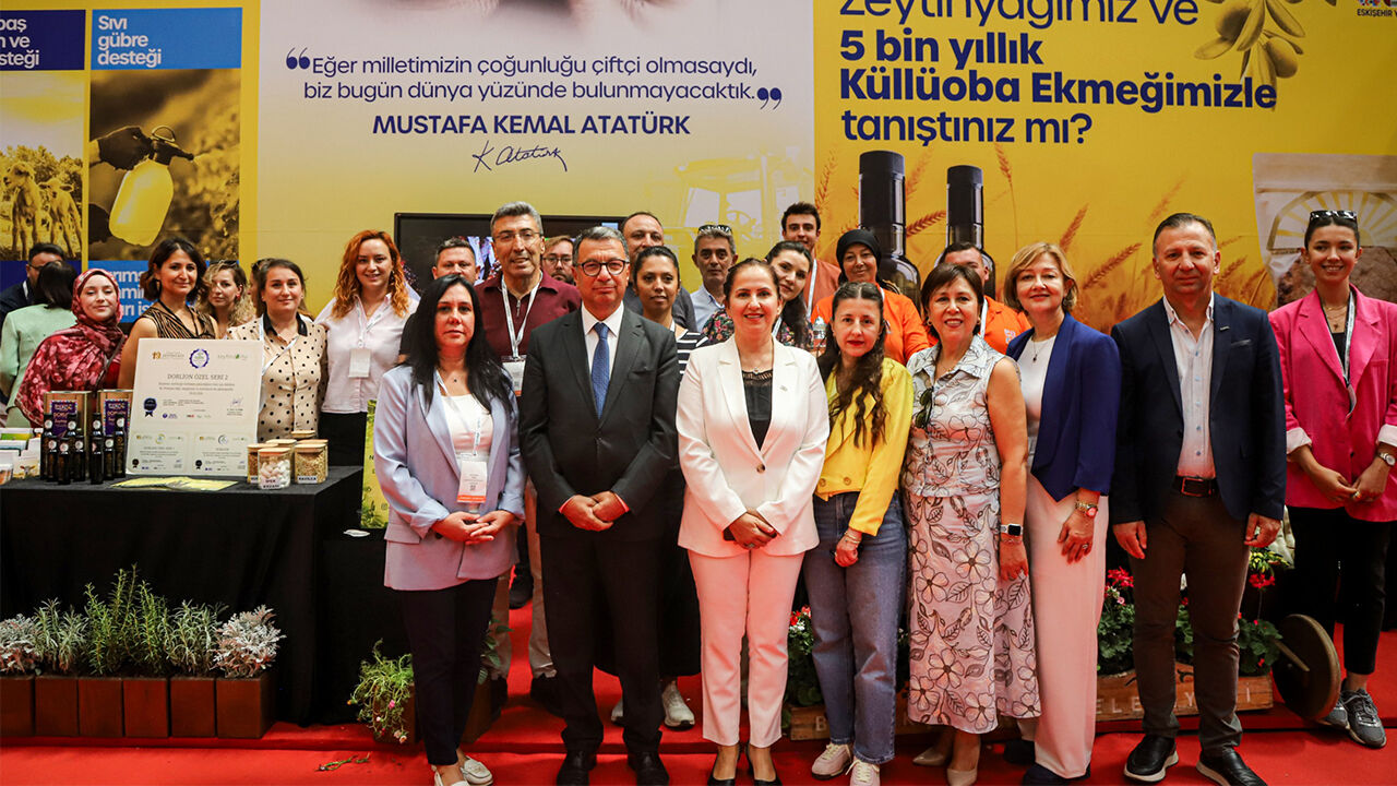 Eskişehir Tarım Fuarı’nda Büyükşehir Standına Yoğun Ilgi Yerel Ürünler Dikkat Çekti-2