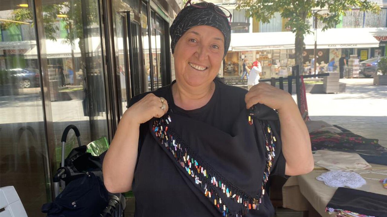 Eskişehir’de 21 Yıldır Iğne Iğne Işliyor! Her Yazma Için Günlerce Emek Veriyor-2
