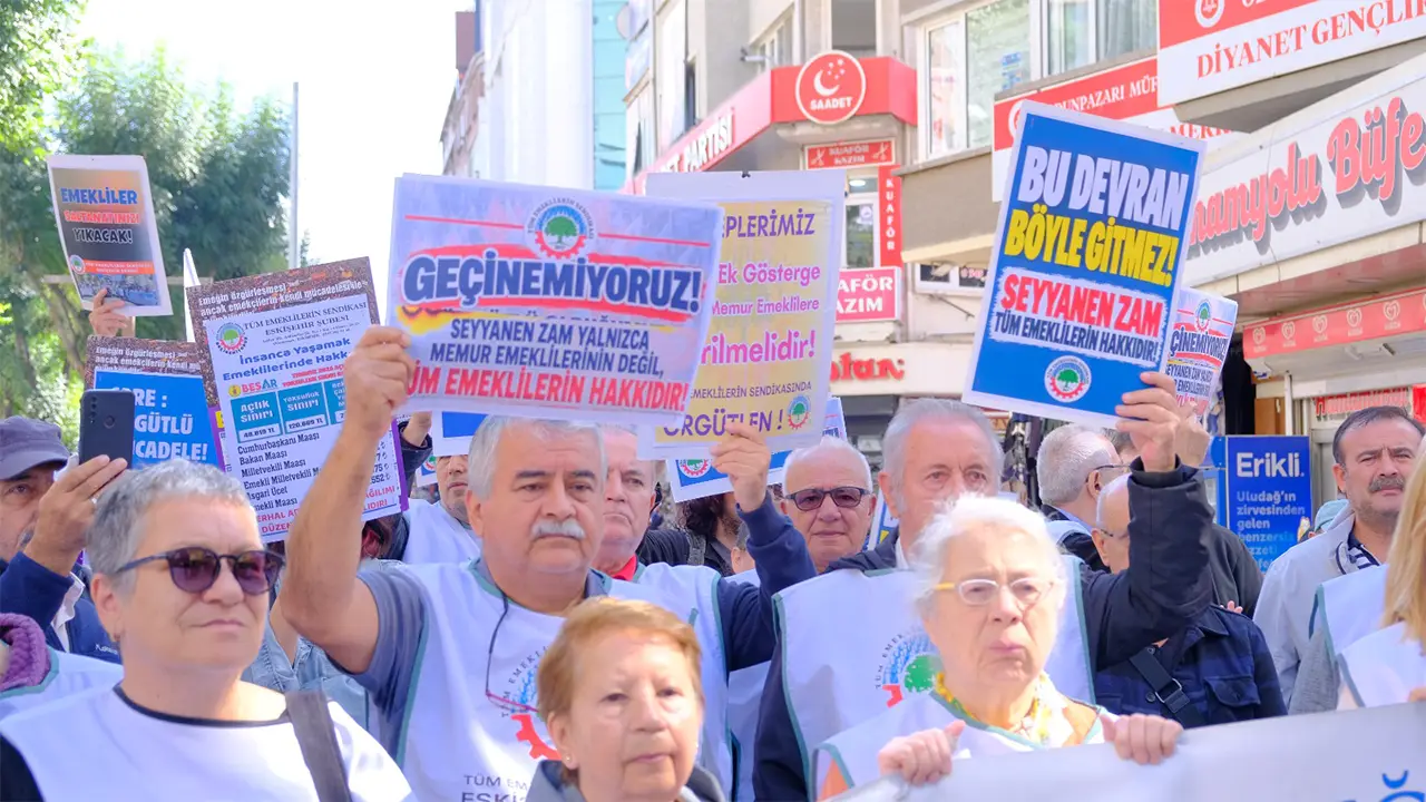 Eskişehir’de Emeklilerden Ters Pankartlı Zam Eylemi4