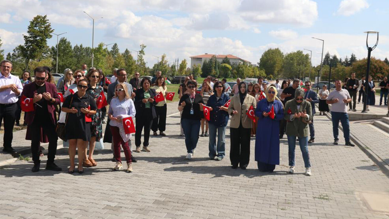 Eskişehir’de Gazze’deki Çocuklar Için Umut Uçurtmaları Uçuruldu