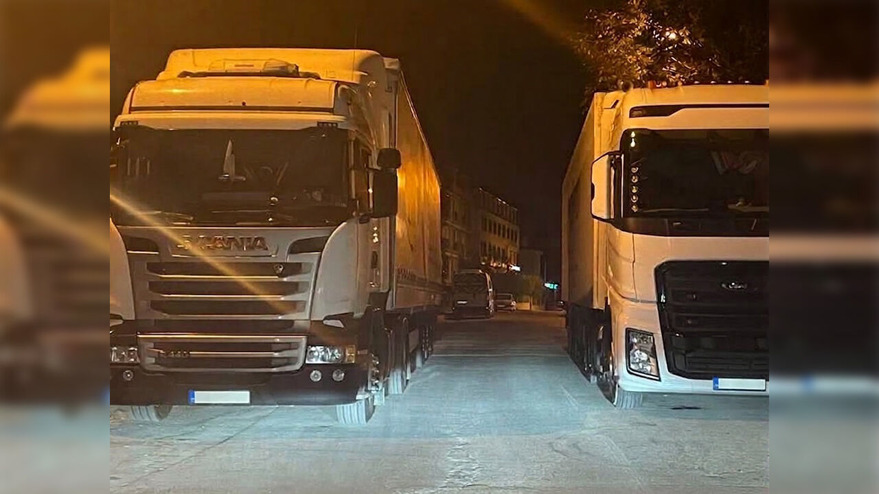 Eskişehir’de şaşkına çeviren park: 2 tır yolu adeta kapattı