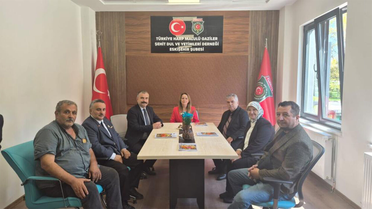 İl Müdürü Bayrak, Gaziler Günü’nde Eskişehir’de Gazilerle Bir Araya Geldi