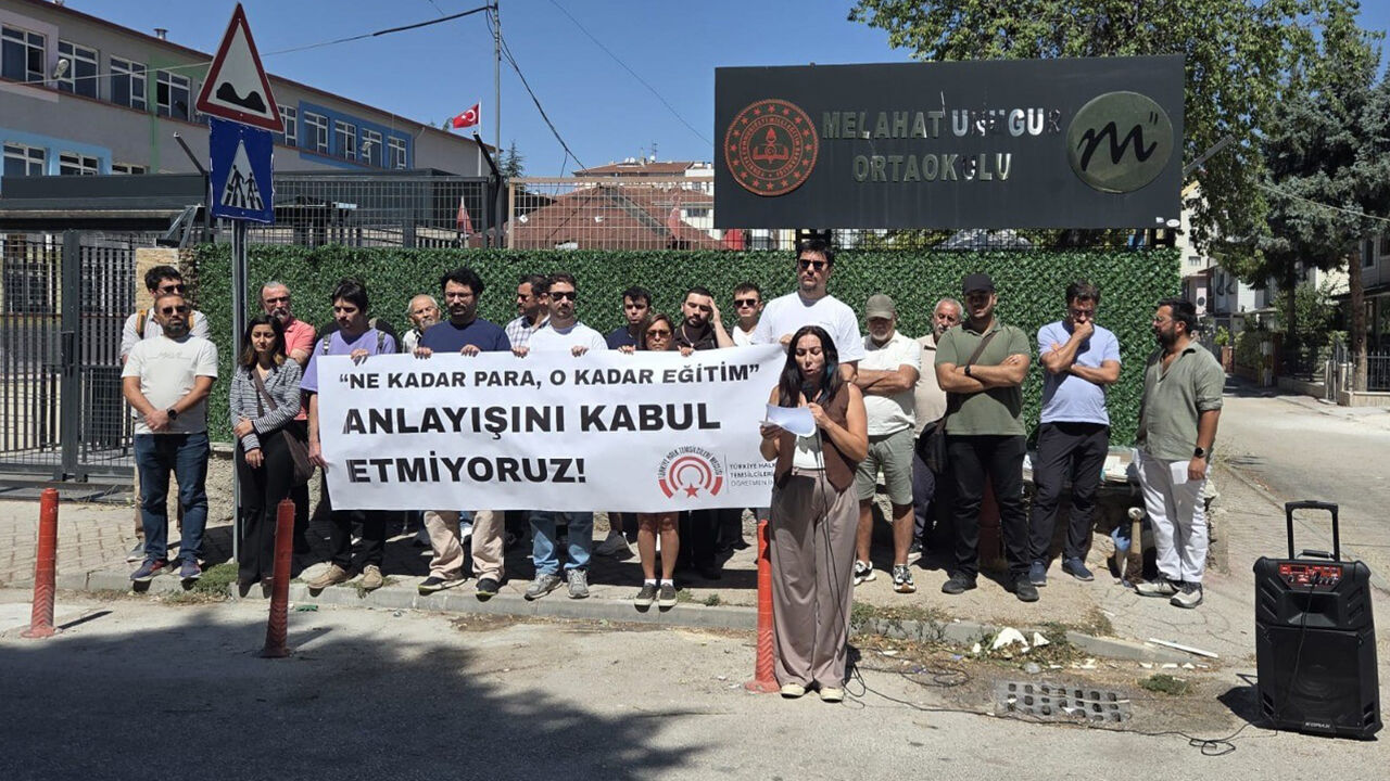 Melahat Ünügür Ortaokulu Önünde Kayıt Parası Eylemi Görmezden Geliniyor!-1