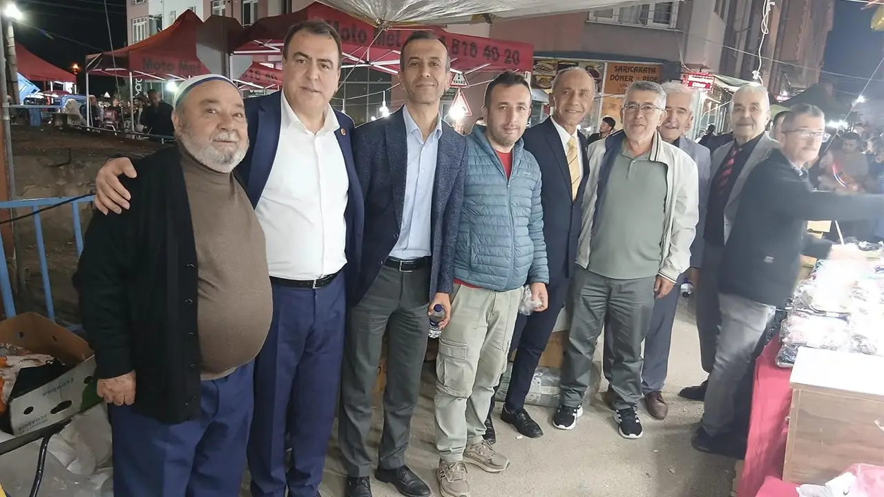 MHP Eskişehir teşkilatı Sarıcakaya’da: Panayırda vatandaşlarla bir araya geldiler