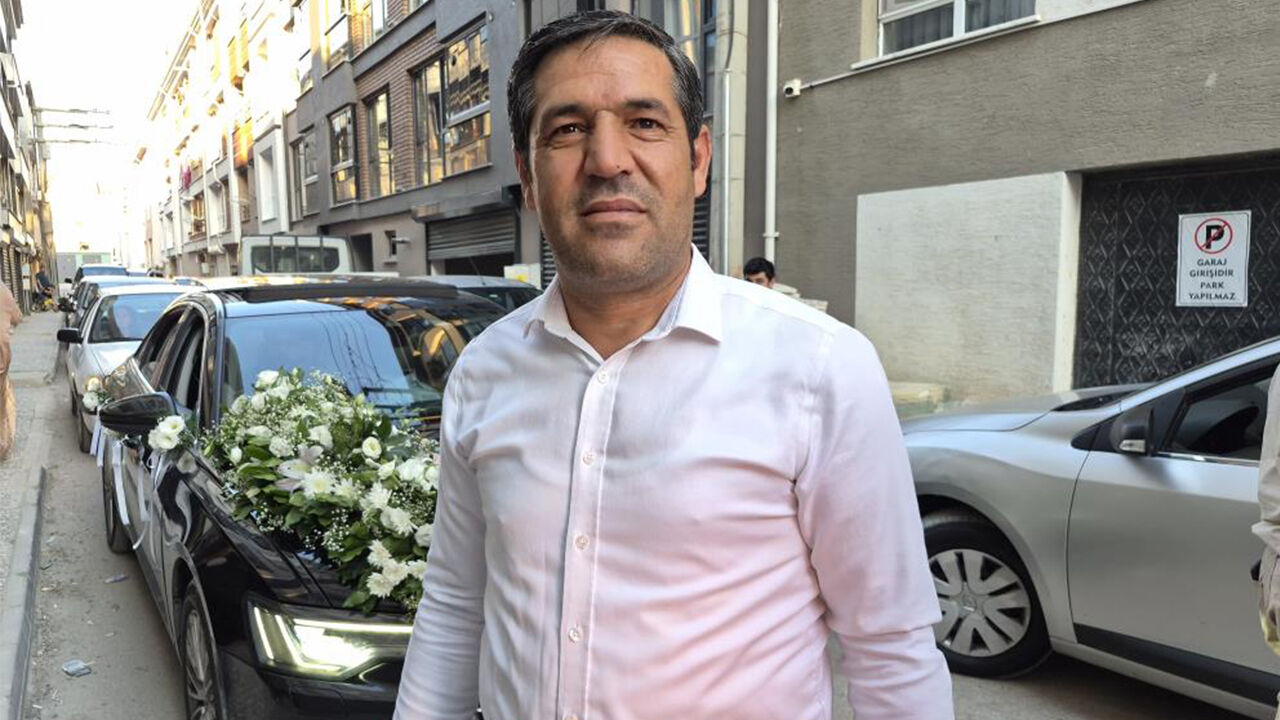 Yeğenine Düğün Sürprizi Hazırladı Eskişehir'de 7 Tırlık Konvoy Şaşırttı