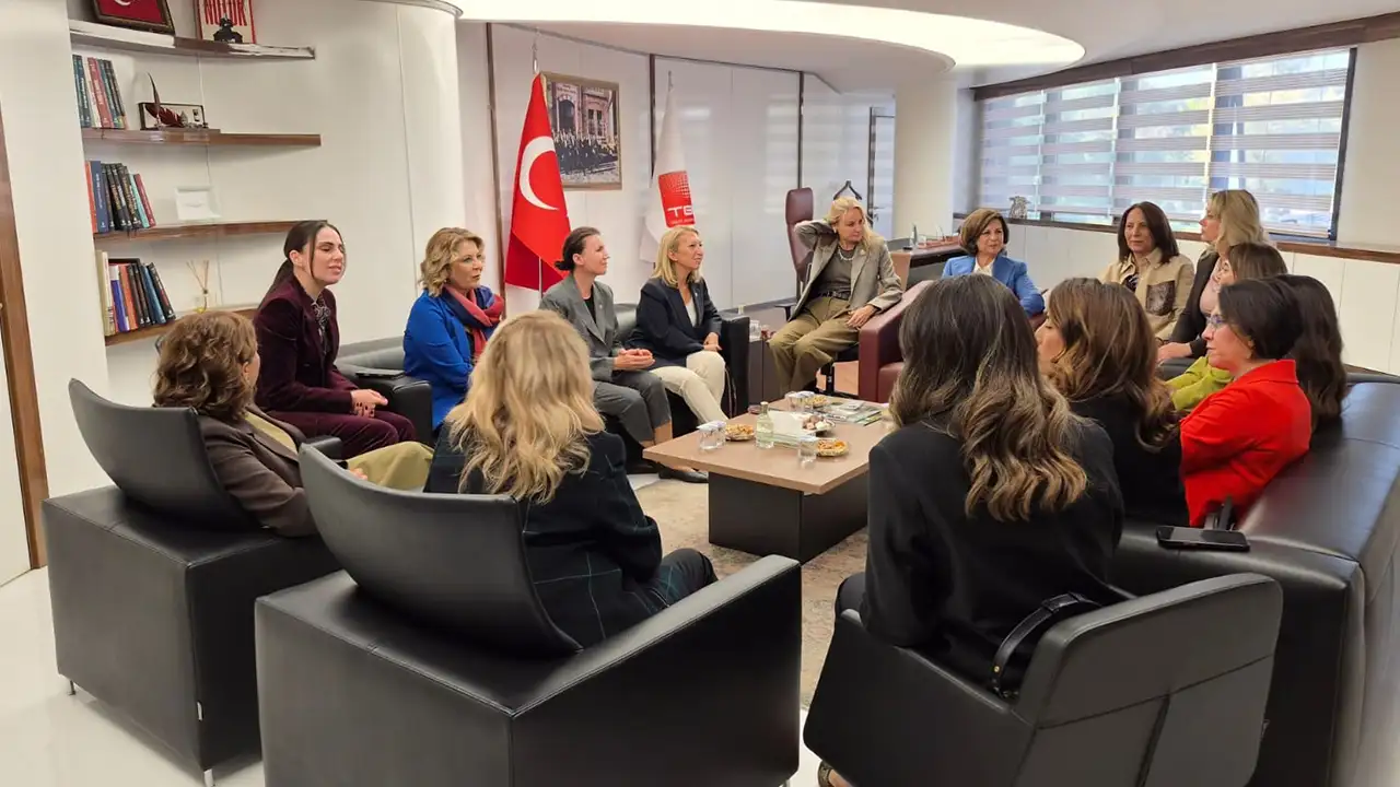Ayşe Ünlüce'ye Ankara’da Ziyaretçi Akını Istikbalgazetesi-3