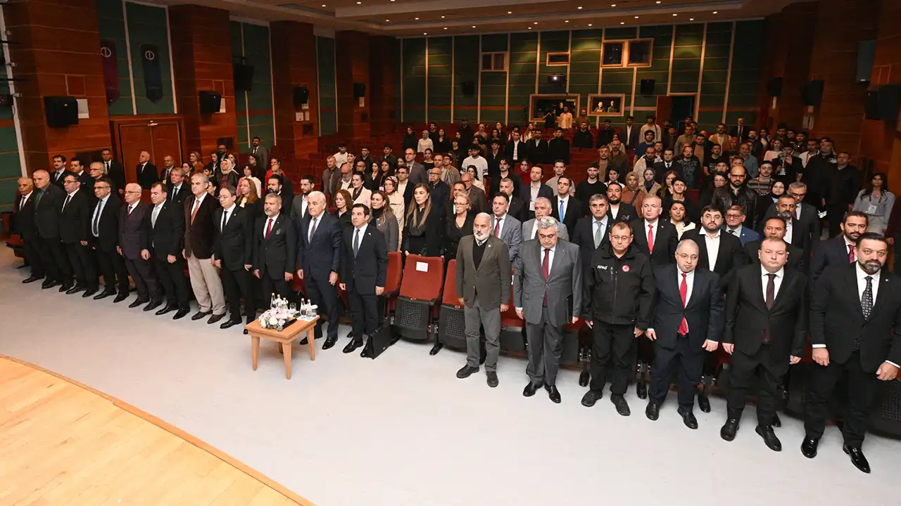 Eskişehir Anadolu Üniversitesi'nde Azerbaycan'ın Bağımsızlığının 35. Yılına Özel Kongre Istikbalgazetesi-1