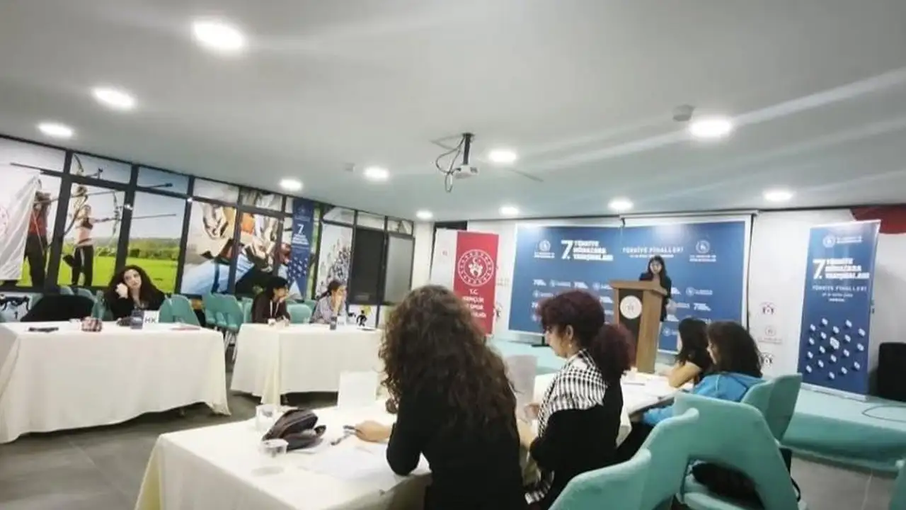 Eskişehir Lise Takımından Büyük Başarı Türkiye Münazara Ligi’nde Finale Yükseldiler Istikbalgazetesi