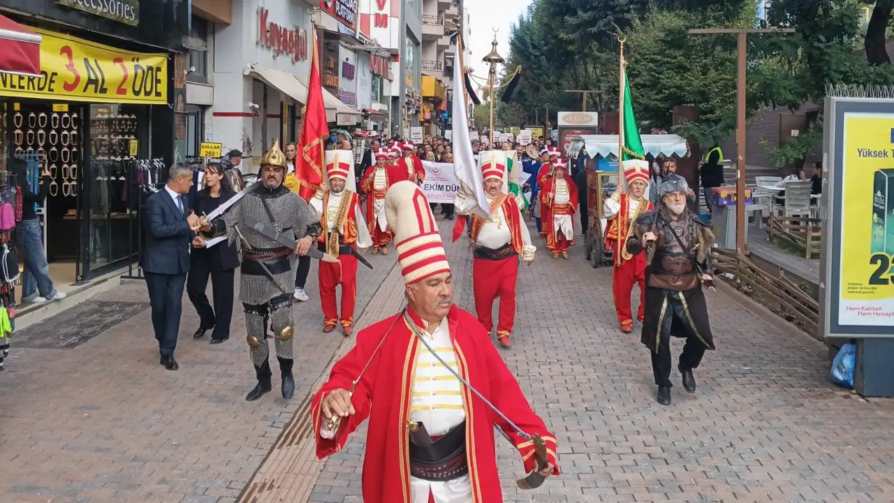 Eskişehir’de 1 Ekim Dünya Yaşlılar Günü’nde Coşkulu Yürüyüş Istikbalgazetesi