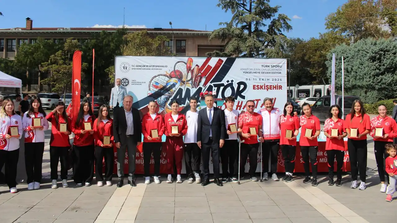 Eskişehir’de Amatör Spor Haftası Coşkusu Genç Sporcular Hünerlerini Sergiledi Istikbalgazetesi-3