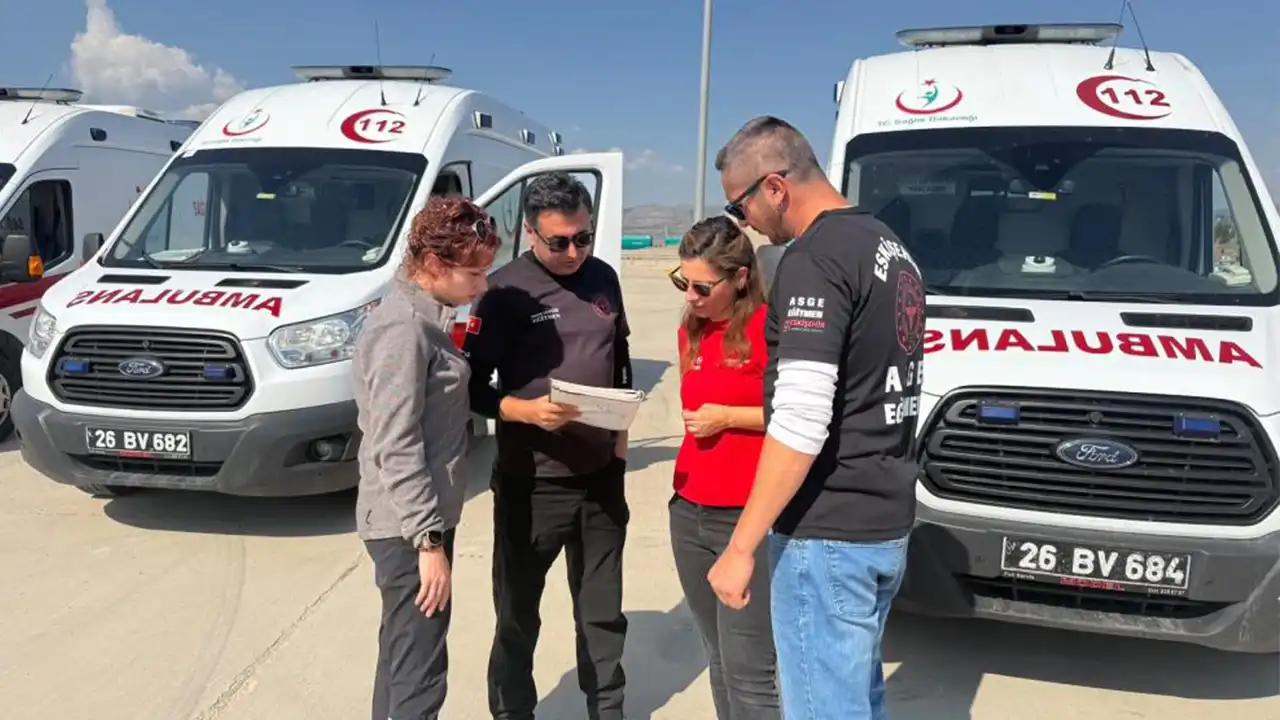 Eskişehir'de Ambulans Sürücülerine Zorlu Parkurlarda Güvenli Sürüş Eğitimi Istikbalgazetesi-2