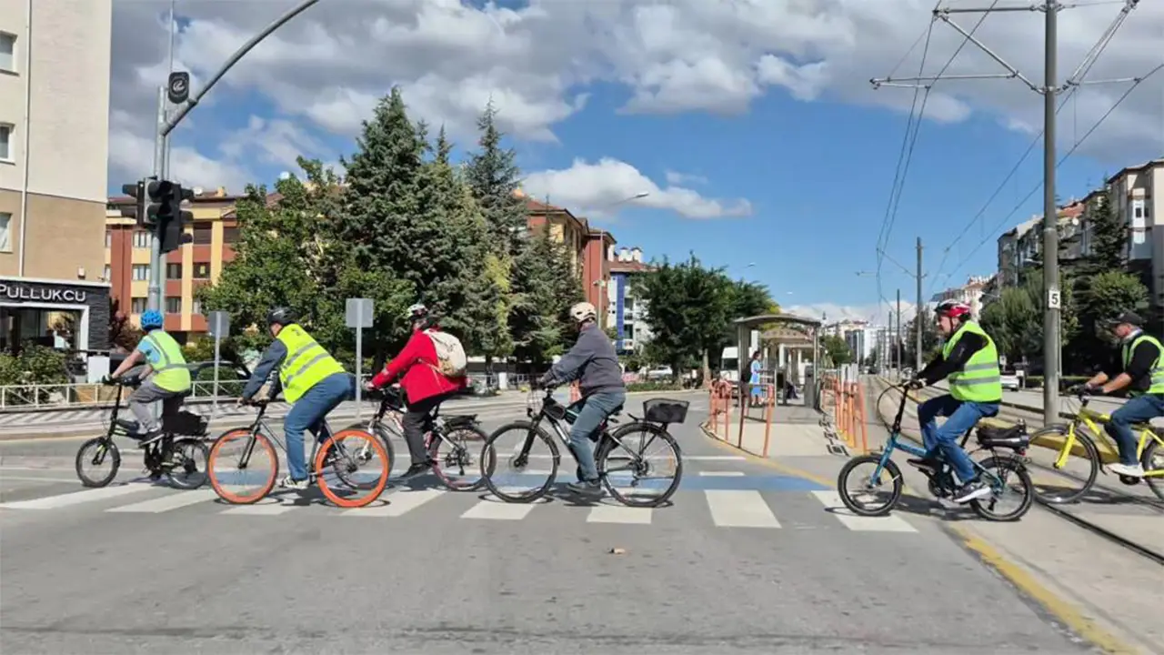 Eskişehir’de Bisikletliler Trafikte Farkındalık Için Pedal Çevirdi Istikbalgazetesi-1