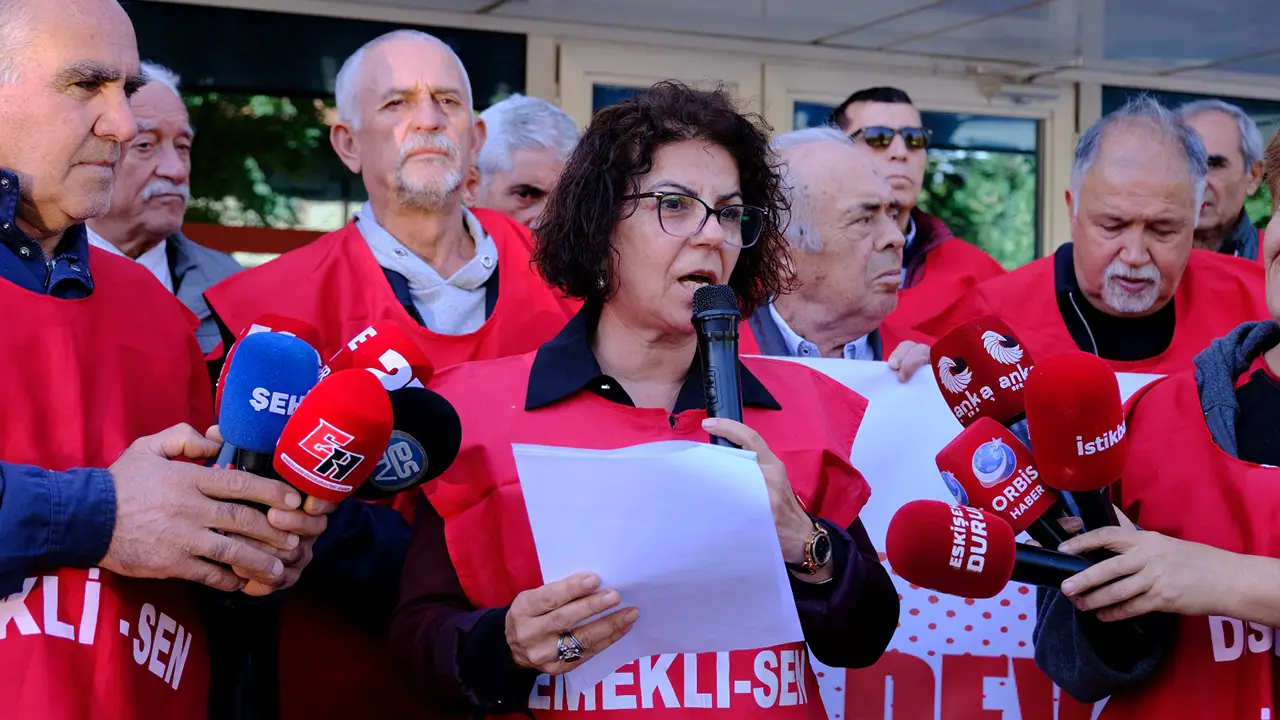 Eskişehir’de Emekliler Sgk Önünde Kaderimizi Başkalarının Insafına Bırakmayacağız Istikbalgazetesi