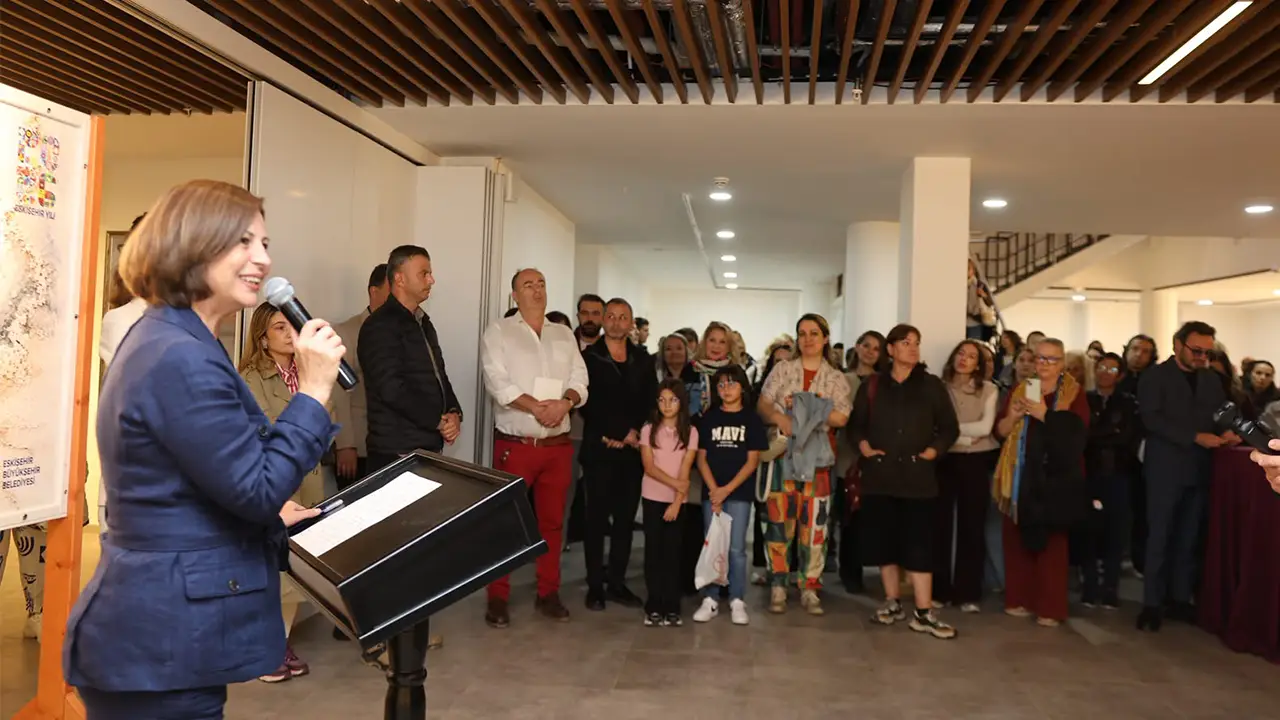 Eskişehir’de Genco Erkal Sahnesi Sanatla Doldu Şiirden Tiyatroya Sanat Şöleni Istikbalgazetesi-5