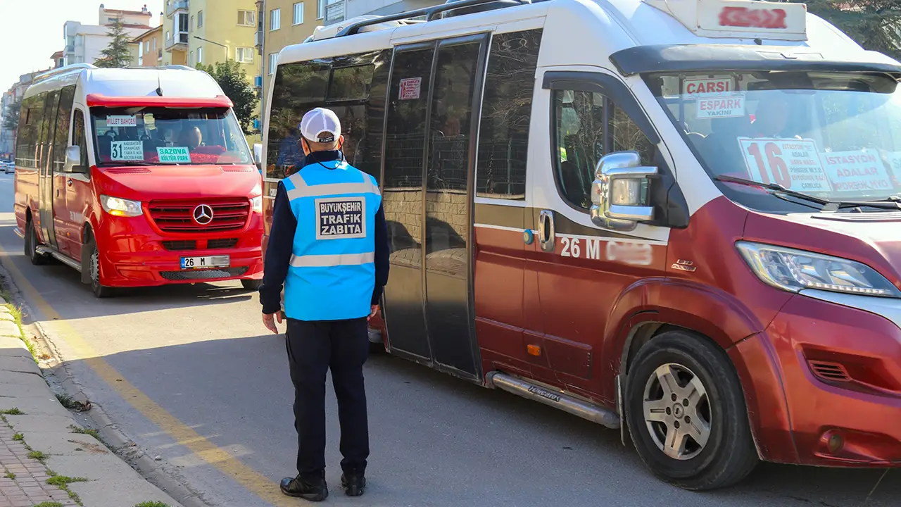 Eskişehir’de Minibüs Kullananları Ilgilendiriyor Ekipler Sahaya Indi2 Istikbalgazetesi