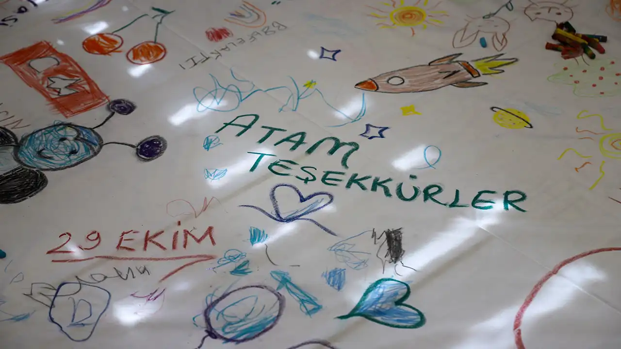 Eskişehir’de Miniklerden 26 Metrelik Cumhuriyet Tuvali! Istikbalgazetesi-3