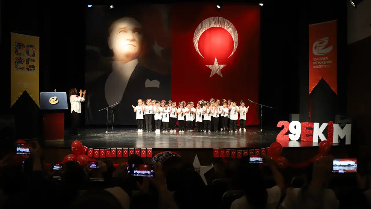 Eskişehir’de Miniklerden Cumhuriyet’e Anlamlı Kutlama! Gösterileri Büyük Beğeni Topladı Istikbalgazetesi-1