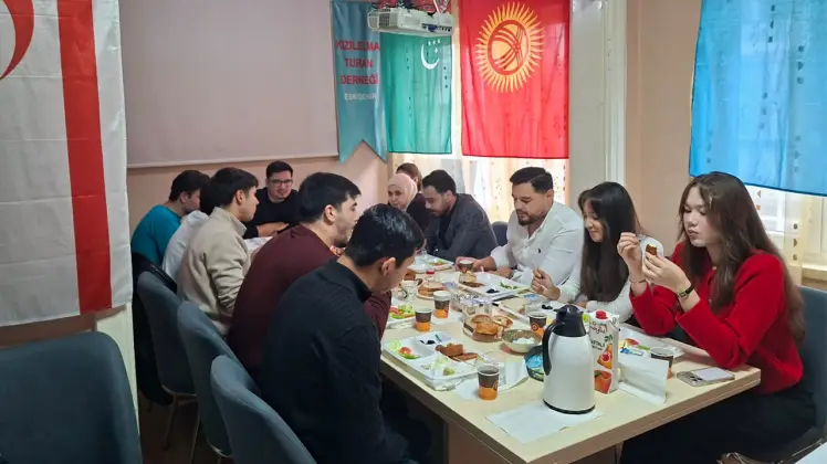 Eskişehir'de Türk Dünyası Gençliği Kahvaltıda Buluştu2 Istikbalgazetesi