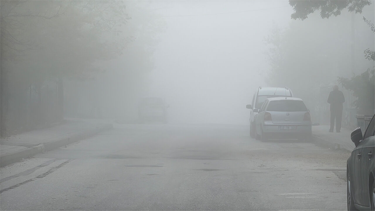Eskişehir’de Yoğun Sis Trafiği Kilitledi2