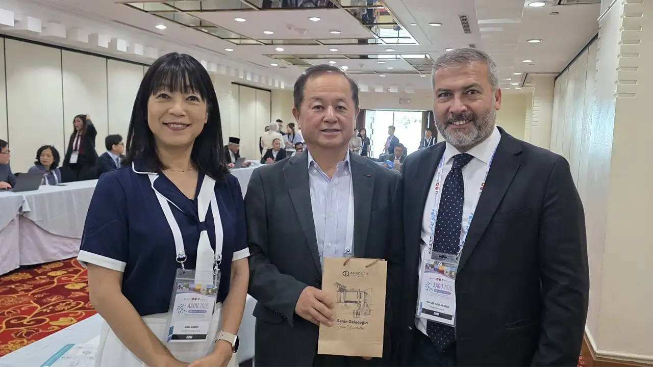 Eskişehir'den Dünyaya Uzanan Eğitim Vizyonu Rektör Adıgüzel Aaou 2026'Da Konuştu Istikbalgazetesi-1